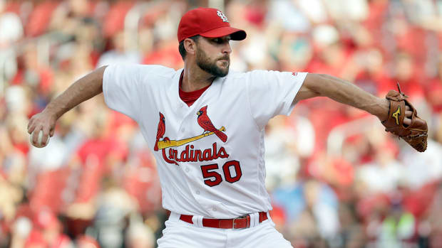 adam-wainwright-jeff-roberson-ap2.jpg